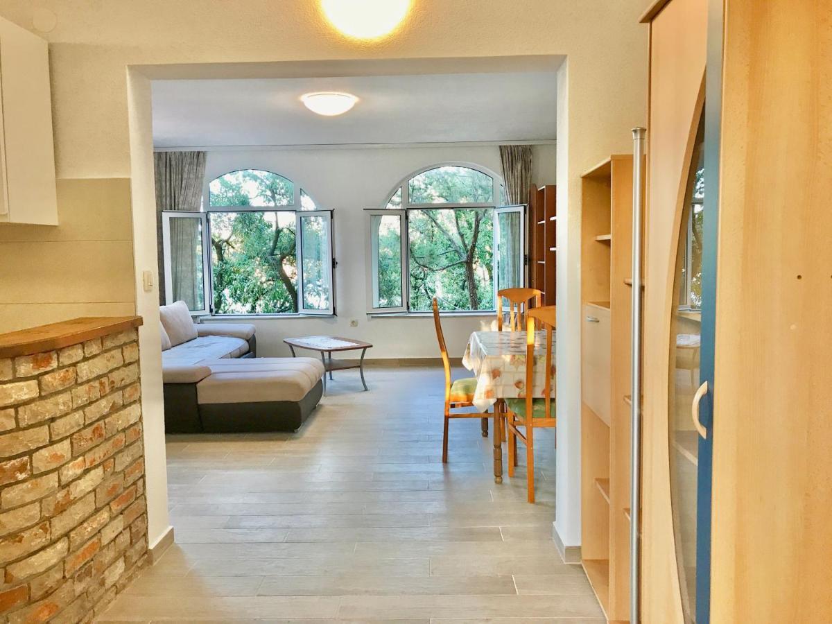 Apartmani Ruzica Zastražišće Extérieur photo