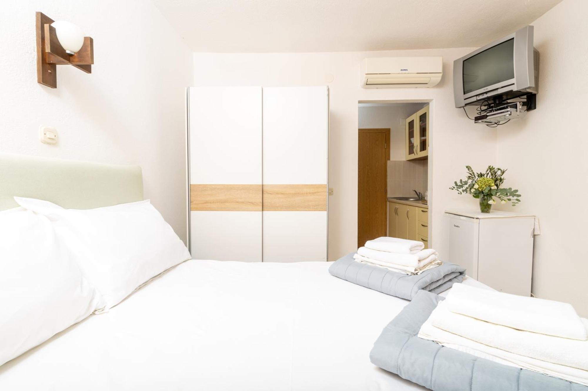 Apartmani Ruzica Zastražišće Extérieur photo