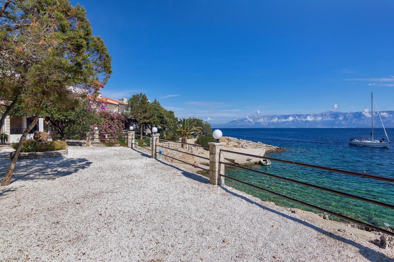 Apartmani Ruzica Zastražišće Extérieur photo